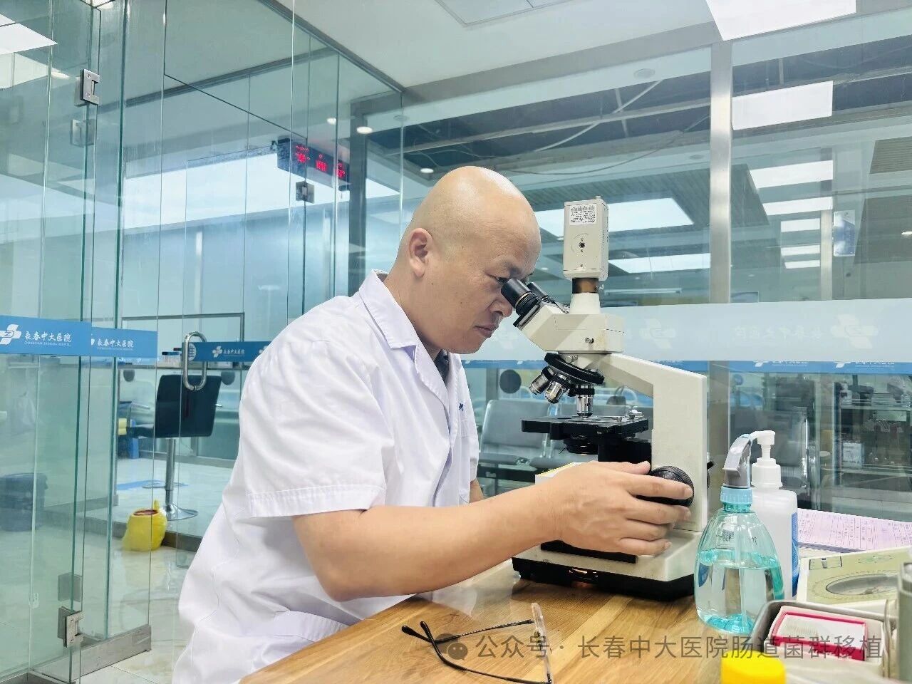 商丘市|高朋磊医师：左手男科临床，右手肠道菌群移植深入研究